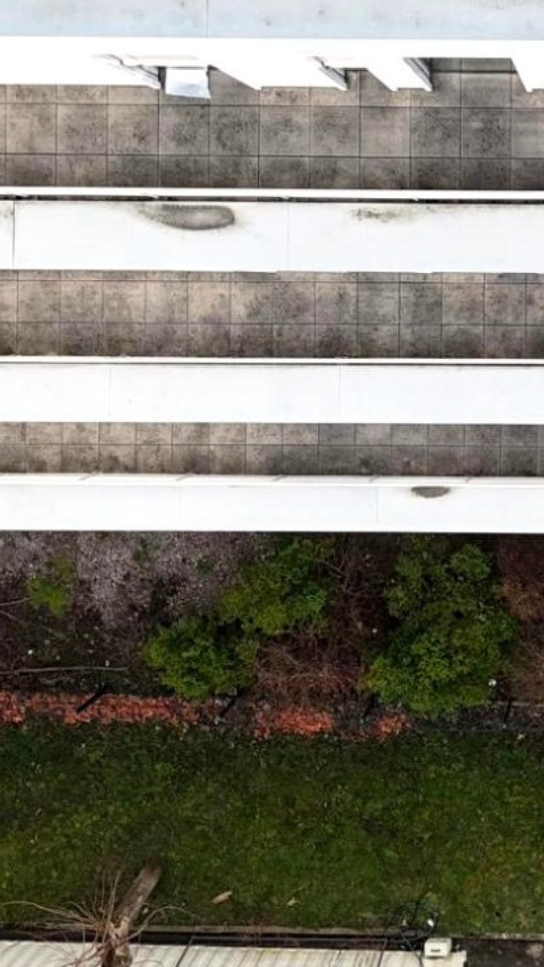 nettoyage terrasse en béton par renovatech avant nettoyage terrasse en béton par renovatech avant